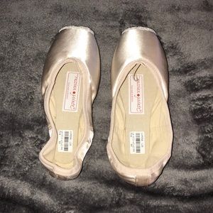 NWT Russian Pointe Lumina shoes